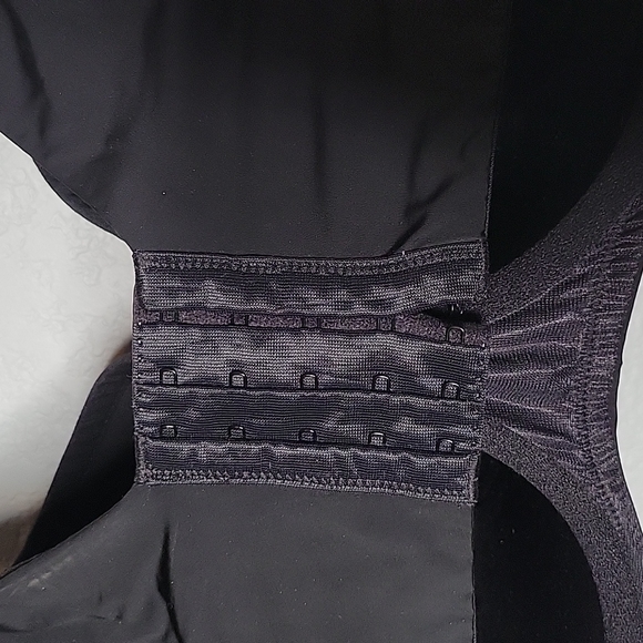 Torrid Black 40G Curve Adjustable Bra - Picture 5 of 8